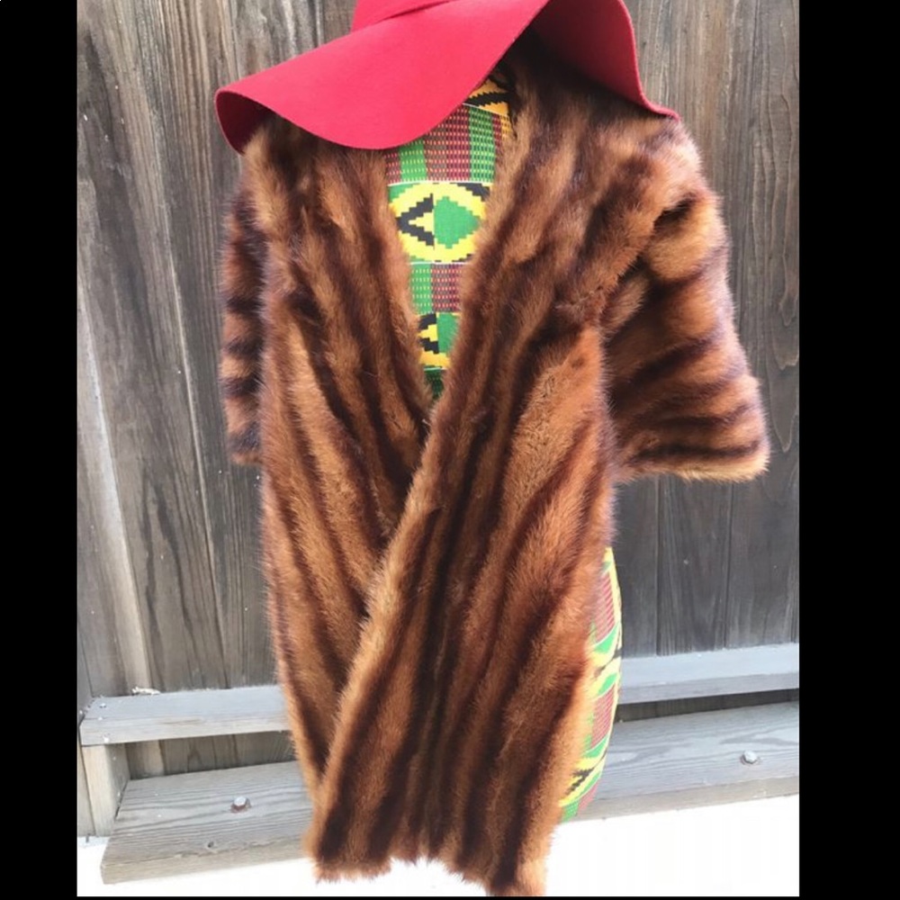 🤎 Beautiful vintage Canadian mink stole